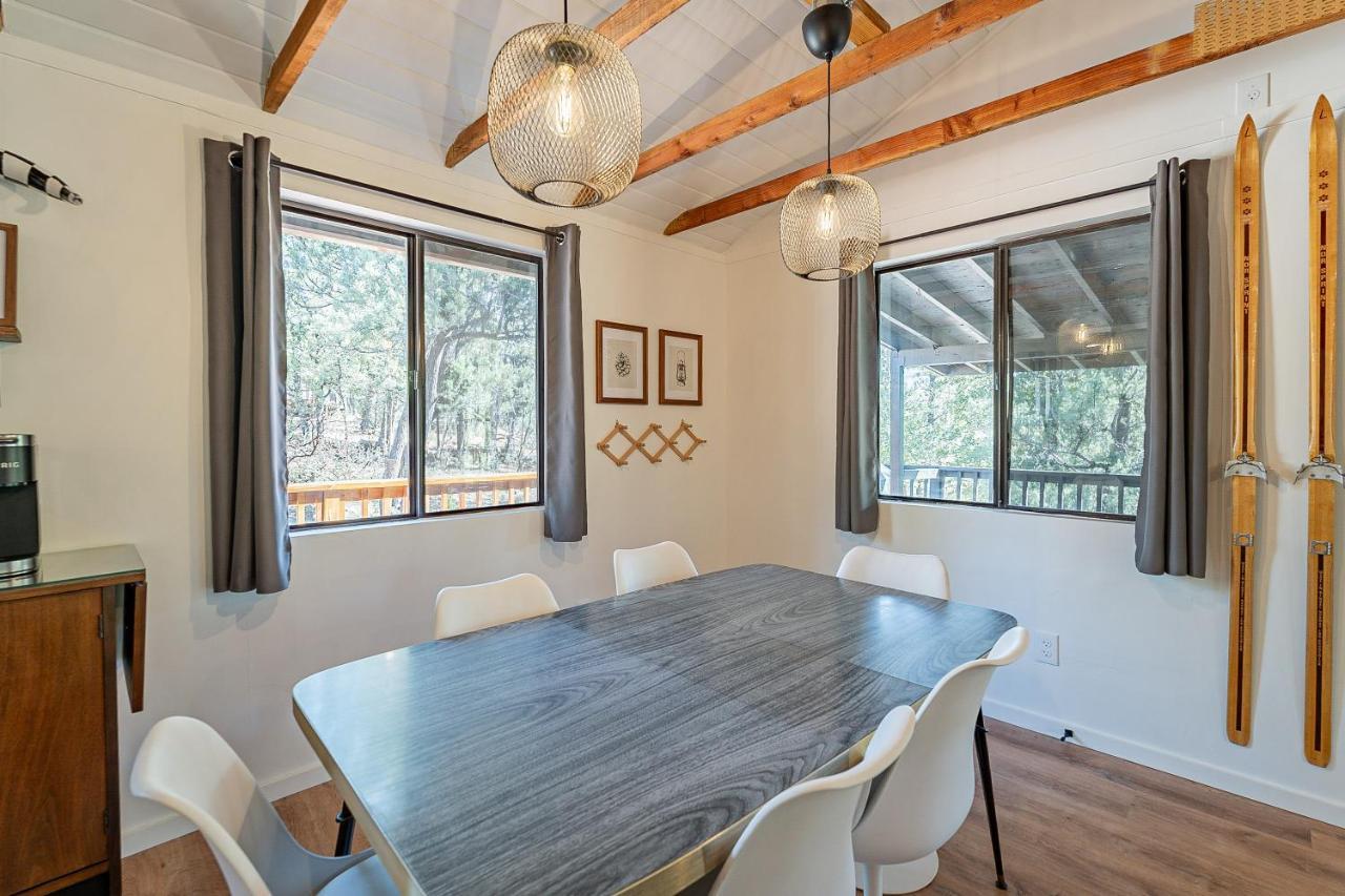 The Pine House - Cozy Mid-Century Modern, Pet-Friendly Vila Exterior foto