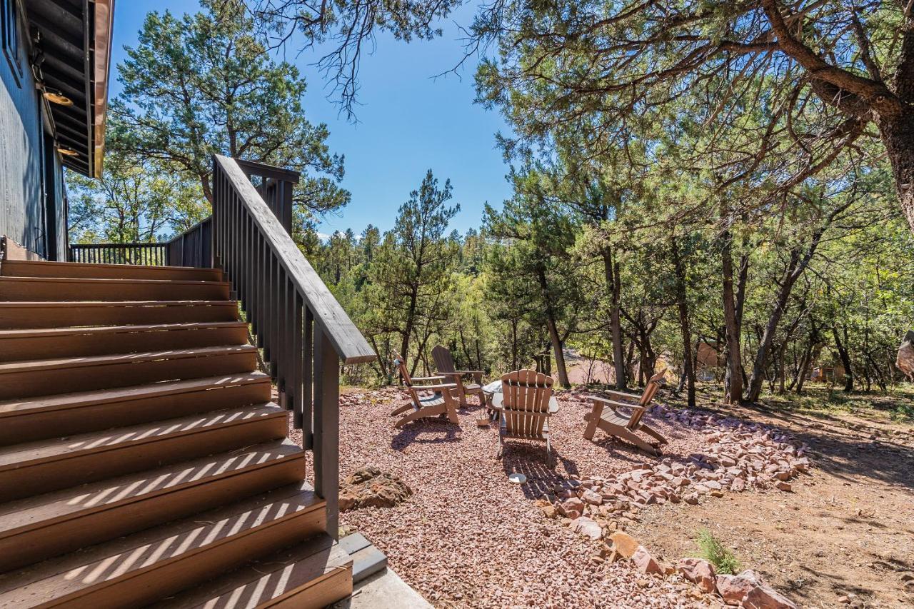 The Pine House - Cozy Mid-Century Modern, Pet-Friendly Vila Exterior foto